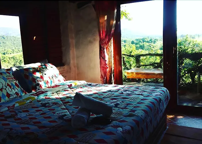 โรงแรม Ingmhok Country Mountain View สวนผึ้ง