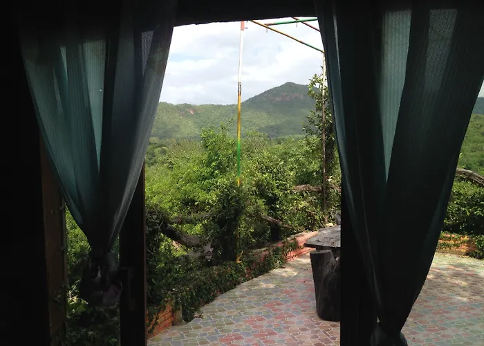 โรงแรม Ingmhok Country Mountain View 3*