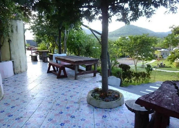 โรงแรม Ingmhok Country Mountain View 3*