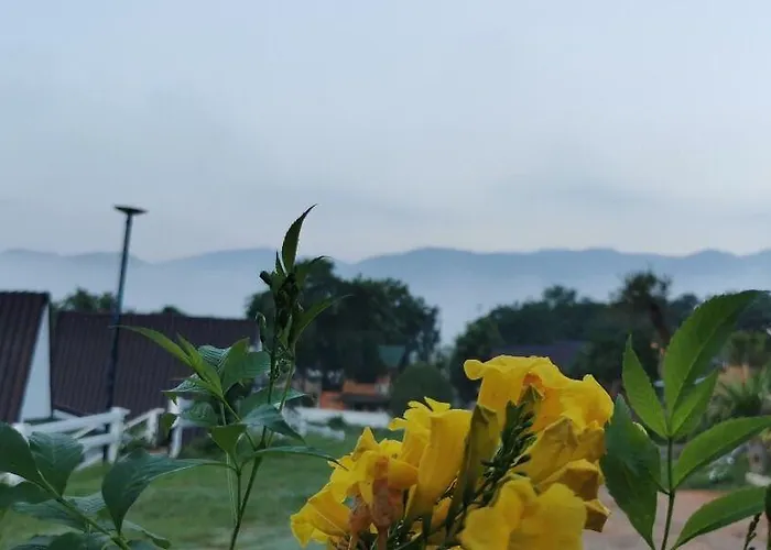 โรงแรม Ingmhok Country Mountain View