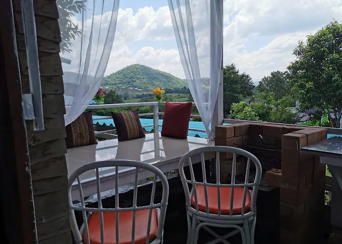 โรงแรม Ingmhok Country Mountain View 3*