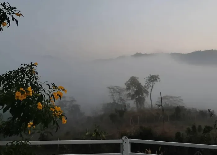 Ingmhok Country Mountain View สวนผึ้ง