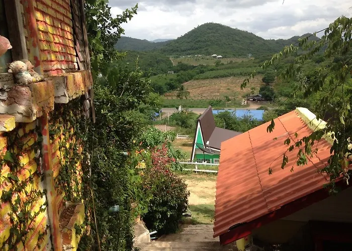 โรงแรม Ingmhok Country Mountain View สวนผึ้ง